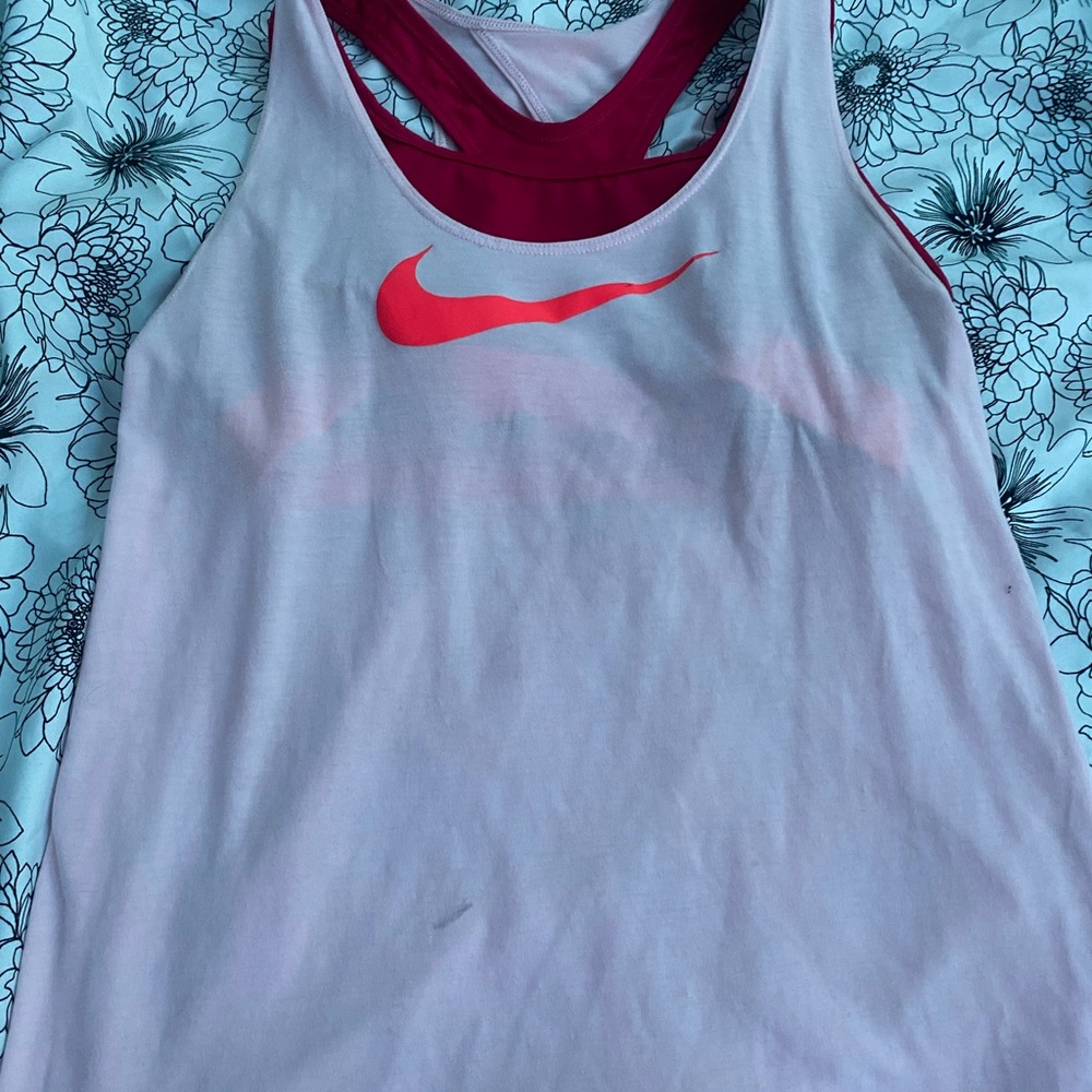 nike tank top w/ bra